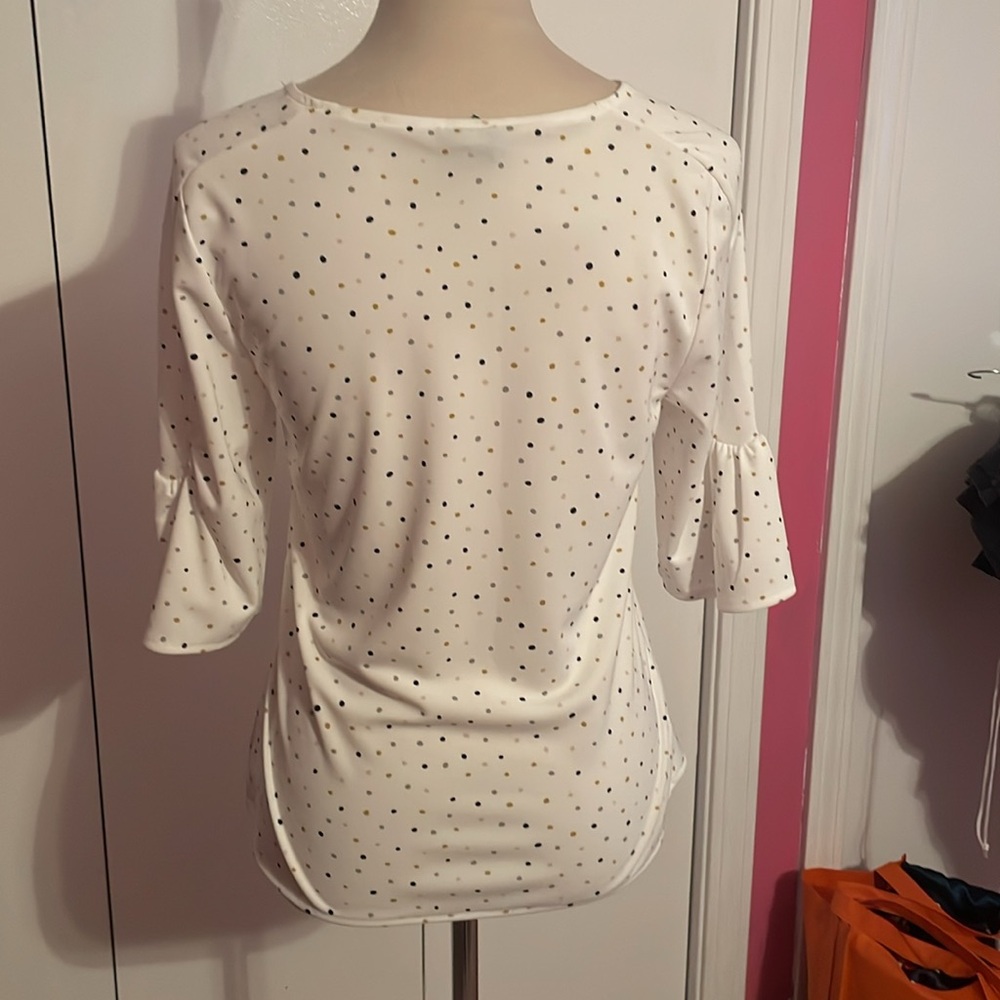 Three-quarter length Ann Taylor blouse. - Picture 2 of 5